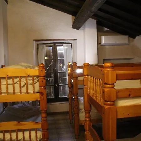 Castel Chambres, Château De 3*