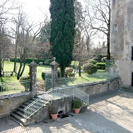Castel Bed and breakfast 3*