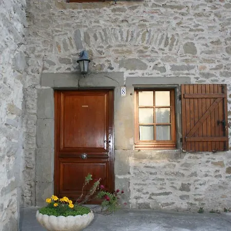 Castel Chambres Bed & Breakfast 3*