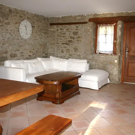 Castel Chambres Bed & Breakfast 3*
