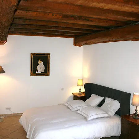 Castel Chambres Bed & Breakfast 3*